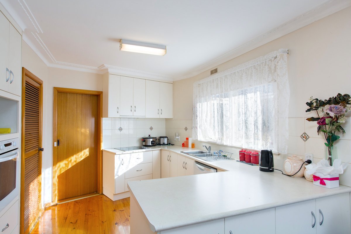 Gallery: 33A Lake Street