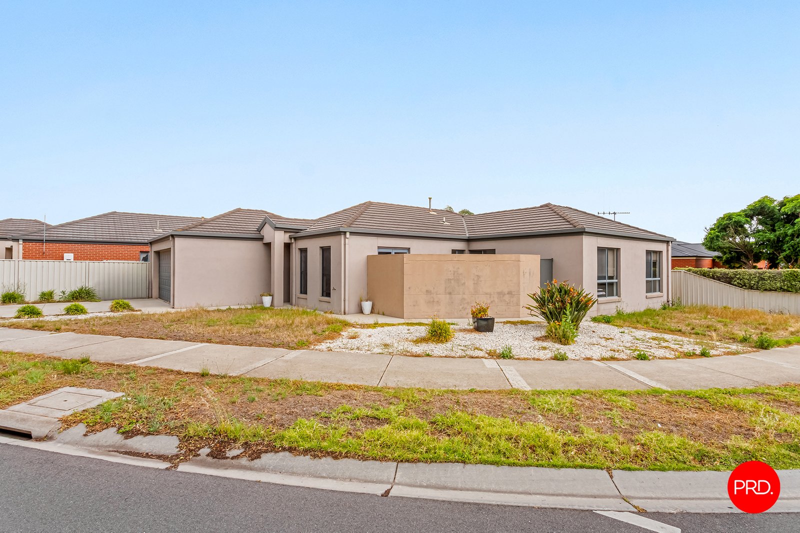 33A Saxby Drive STRATHFIELDSAYE 2