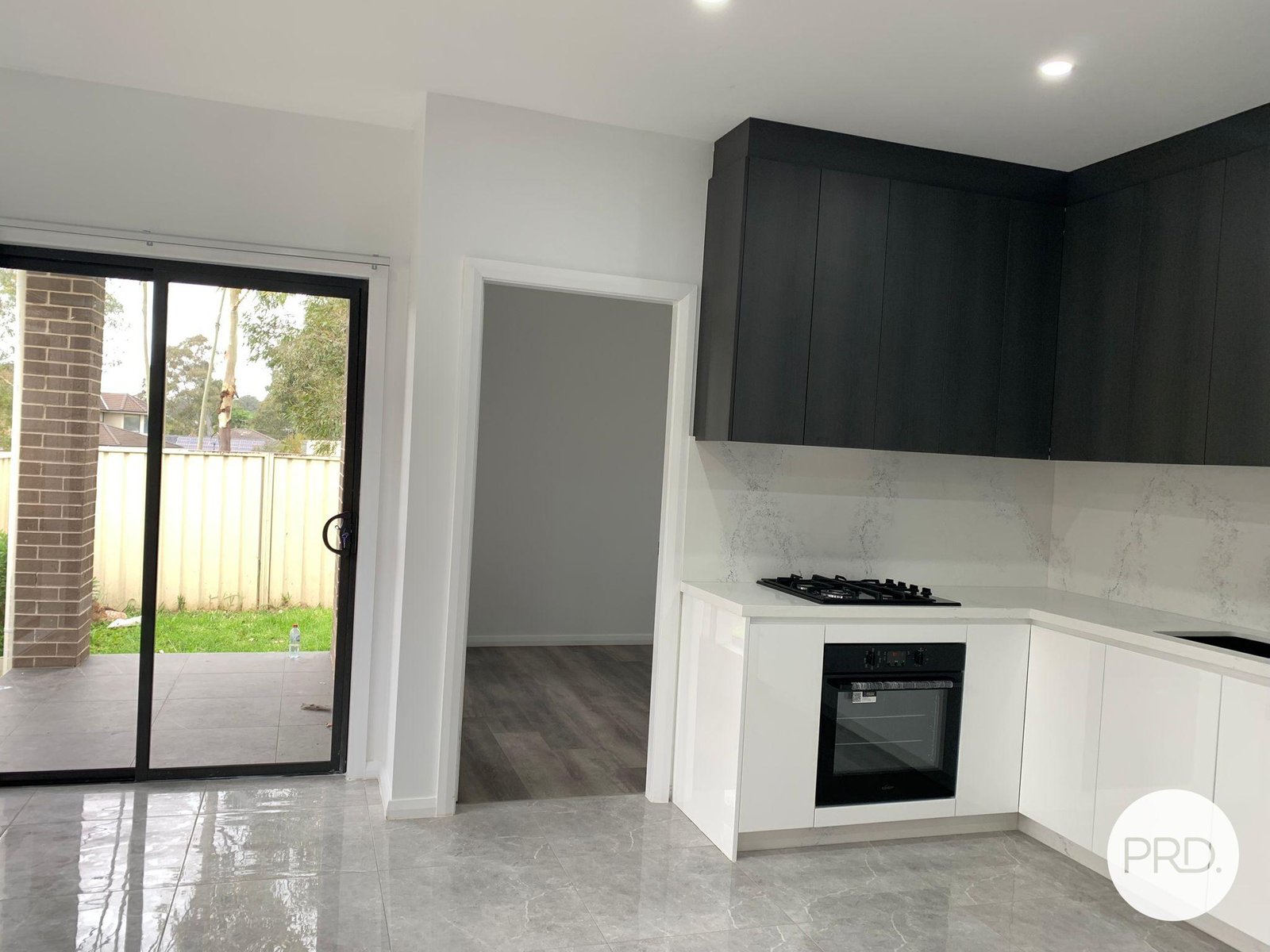 33A Wattle Avenue MACQUARIE FIELDS 2