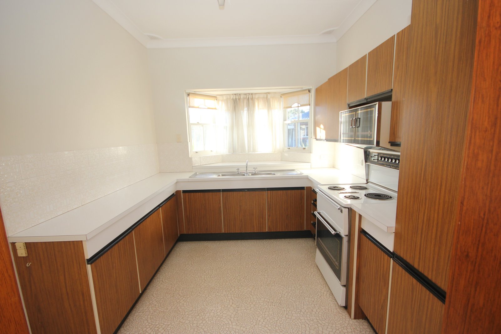 34-36 Walter Street SANS SOUCI 5