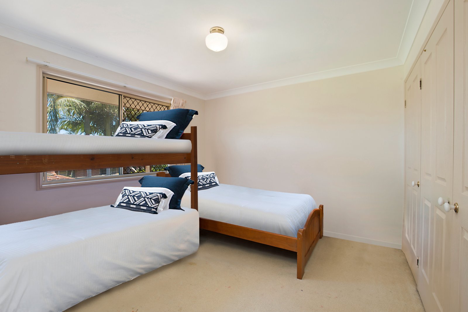 3/4 Advocate Place BANORA POINT 6