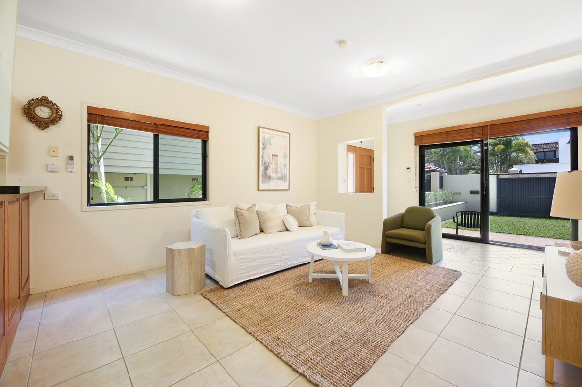 34 Albatross Avenue Mermaid Beach 6