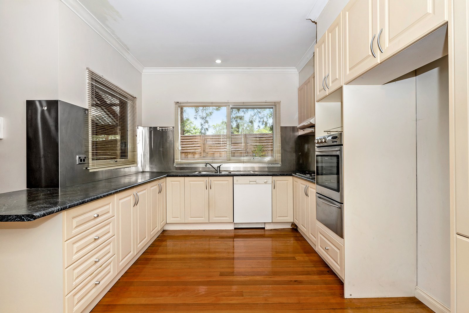 Real Estate and Property in 3/4 Amaroo Court, Box Hill North, VIC