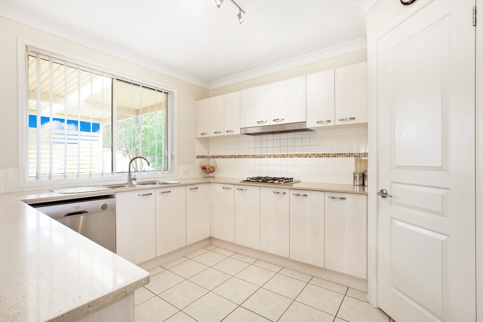 34 Avondale Drive THORNTON 8