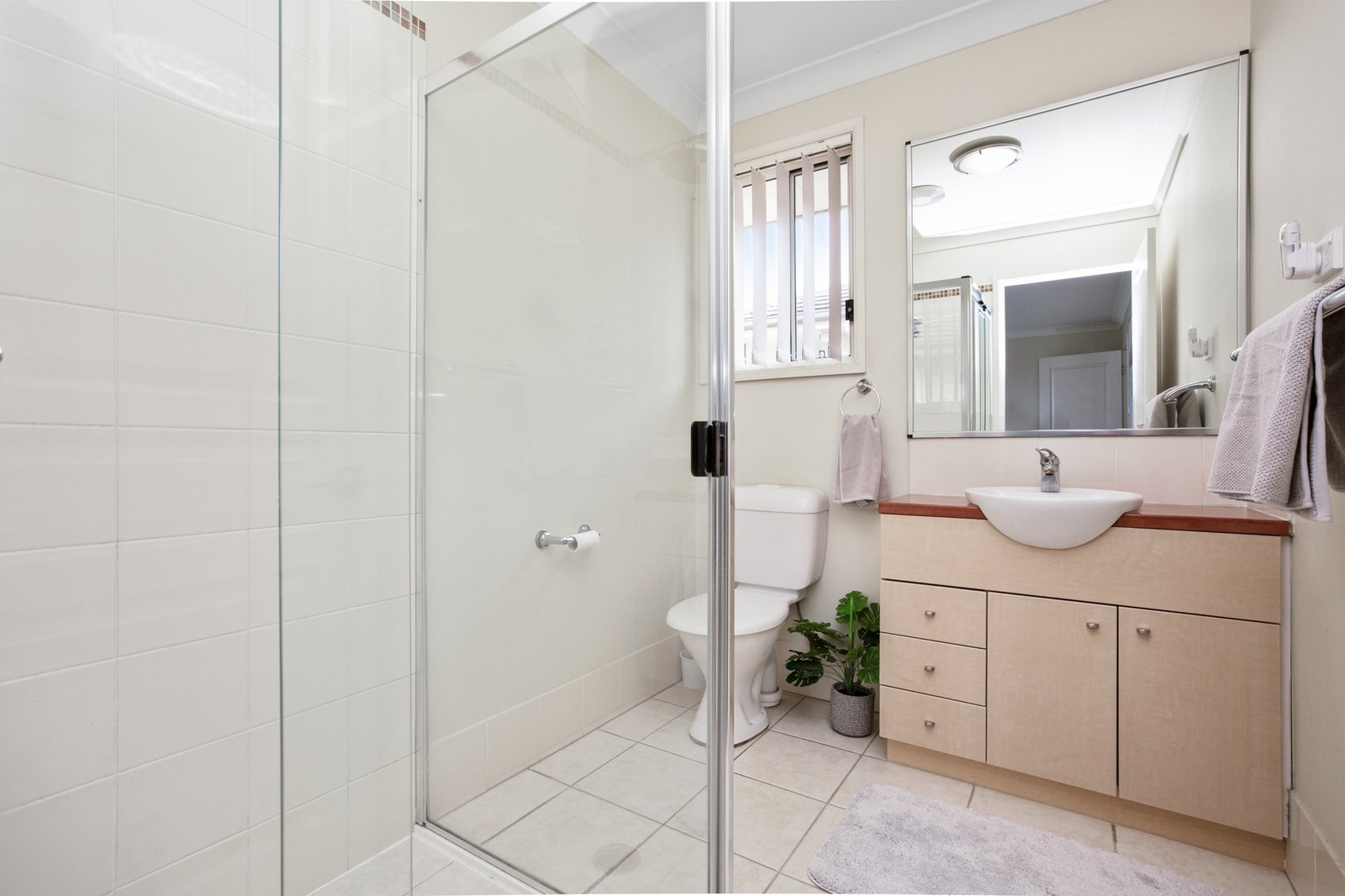 34 Avondale Drive THORNTON 19