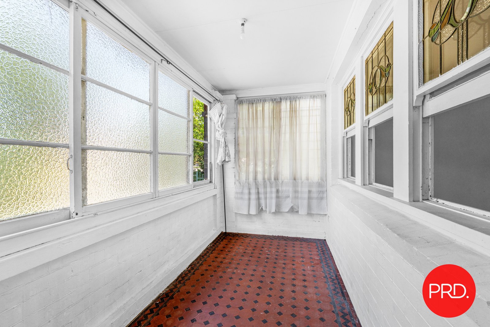 34 Beach Street KOGARAH 8