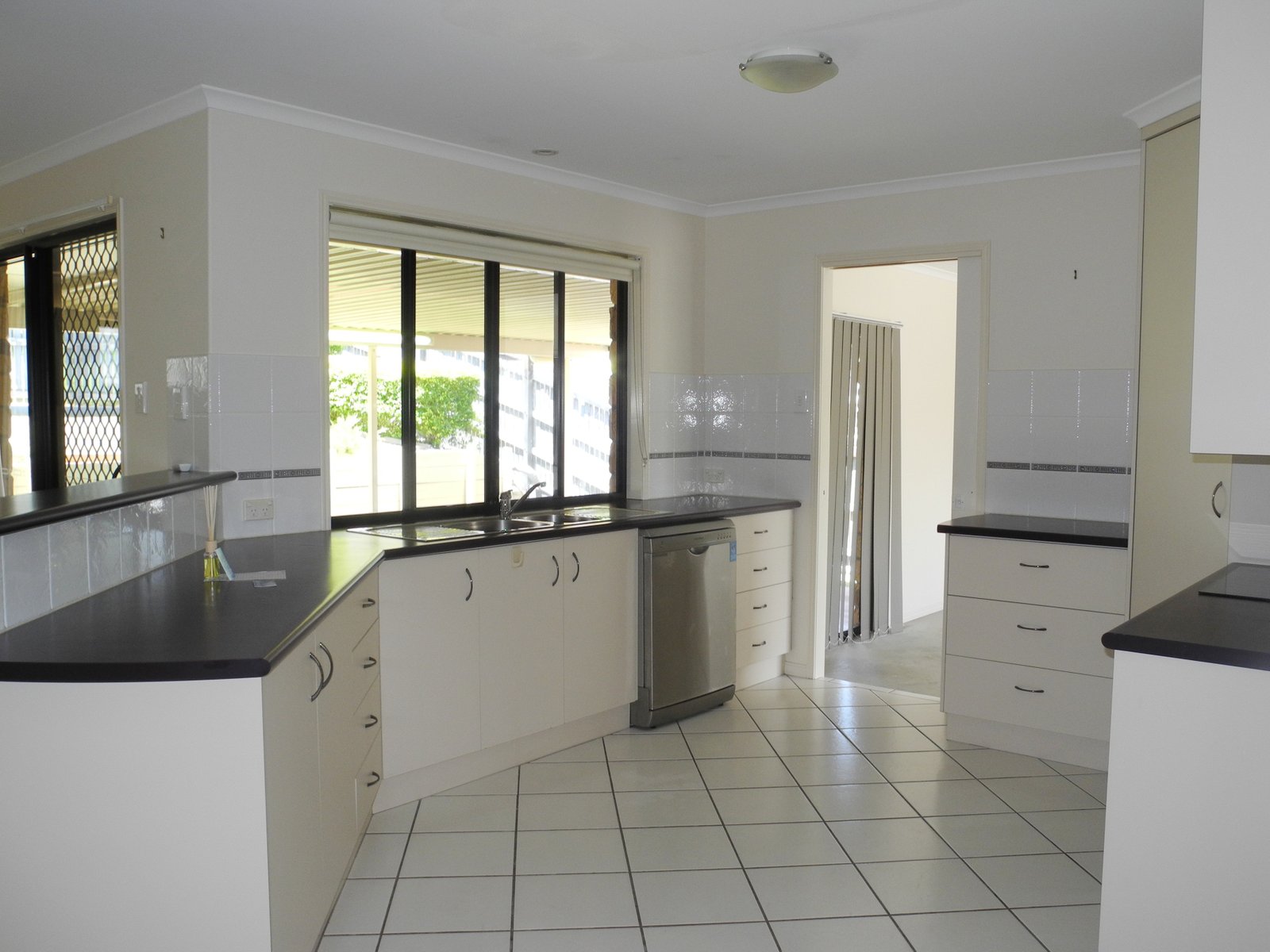 34 Beltana Drive BOYNE ISLAND 2