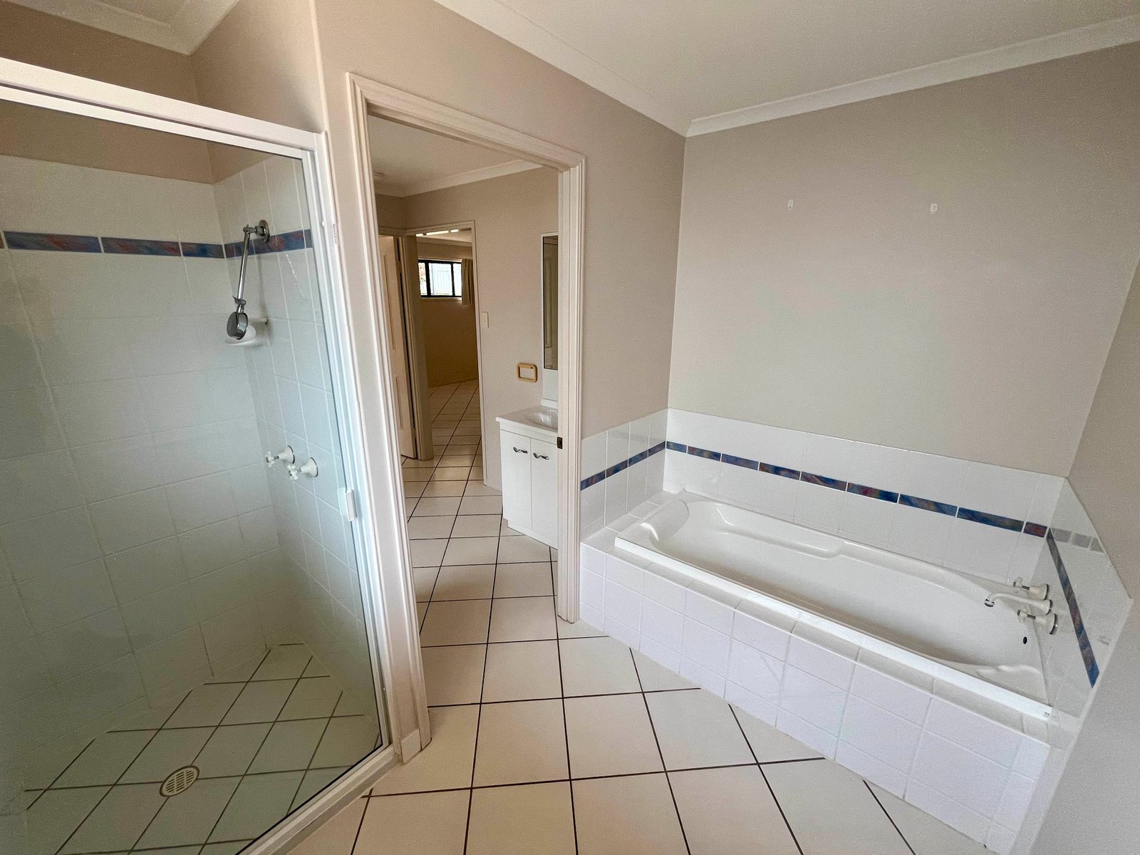 34 Beltana Drive BOYNE ISLAND 8