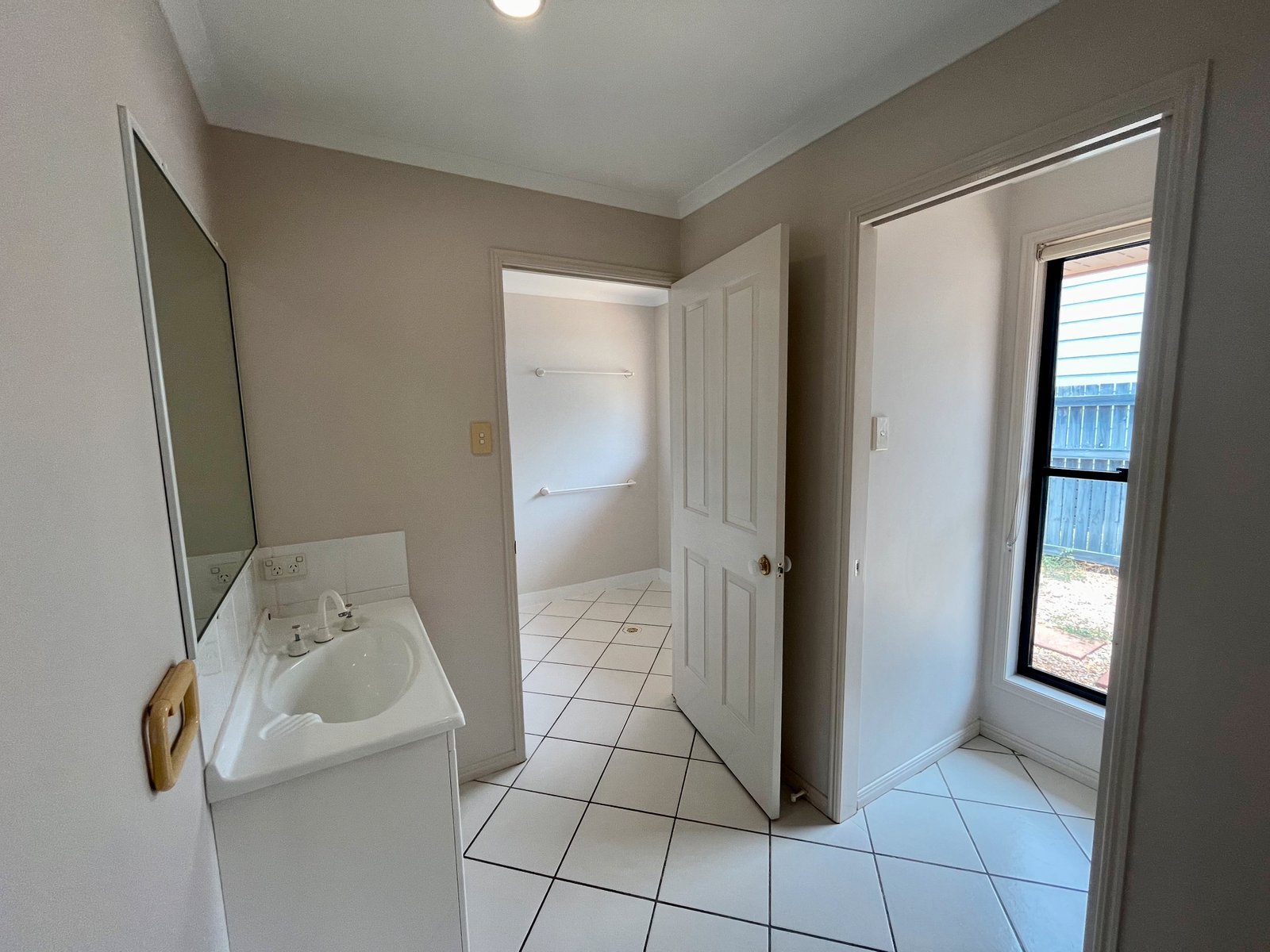 34 Beltana Drive BOYNE ISLAND 9
