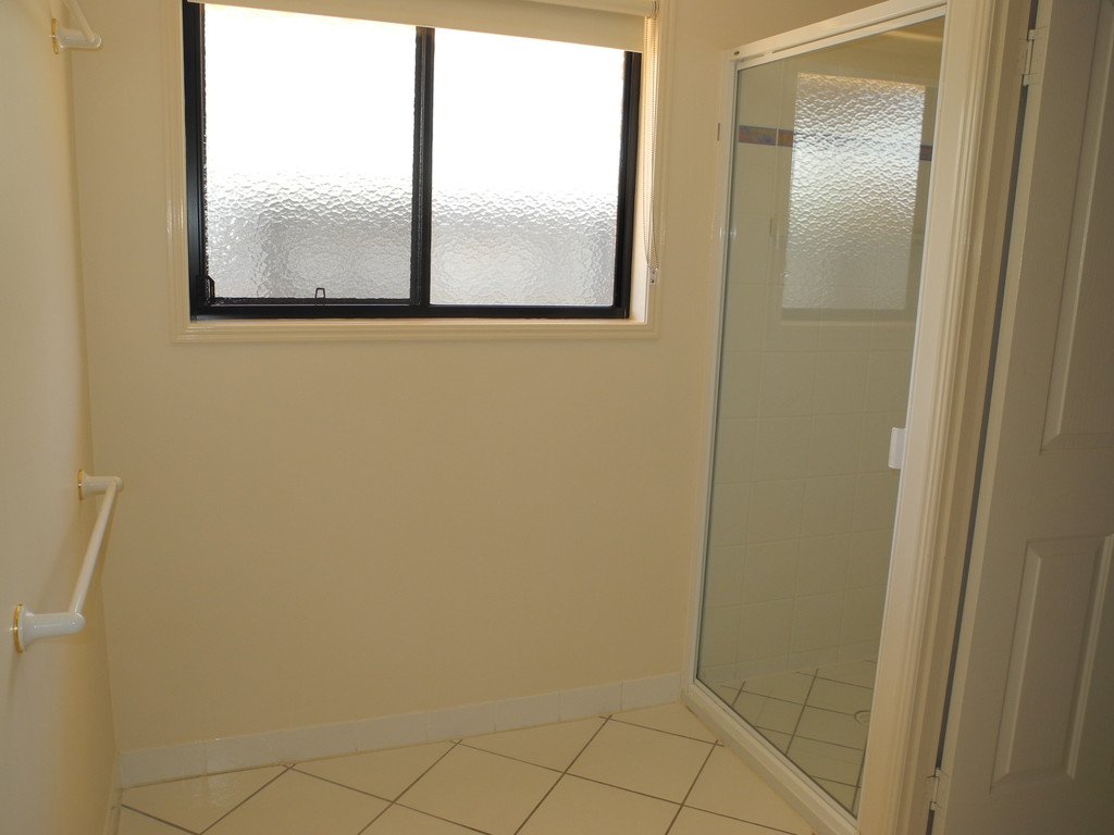 34 Beltana Drive BOYNE ISLAND 11