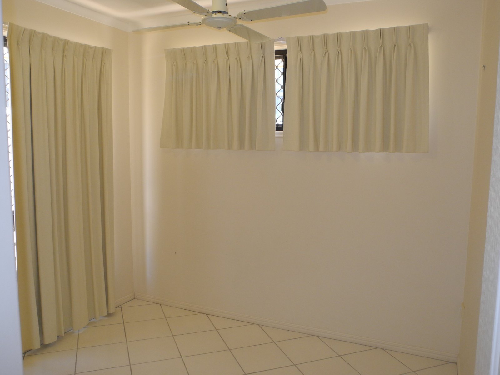 34 Beltana Drive BOYNE ISLAND 9