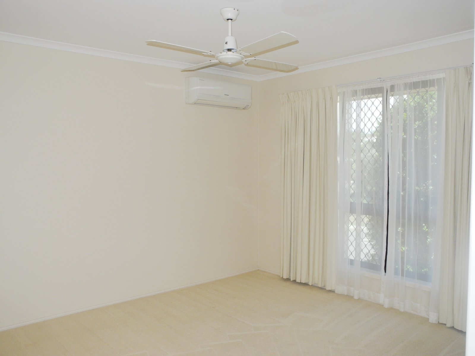 34 Beltana Drive BOYNE ISLAND 10