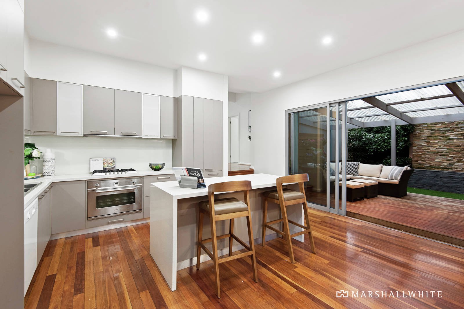 34 Bennett Parade, Kew East, VIC