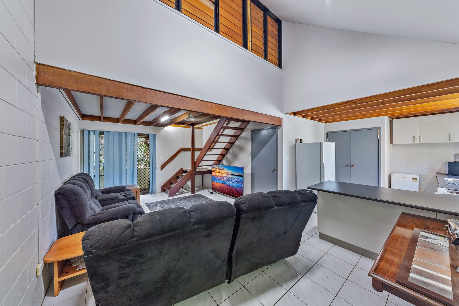 3/4 Border Drive CANNONVALE 7