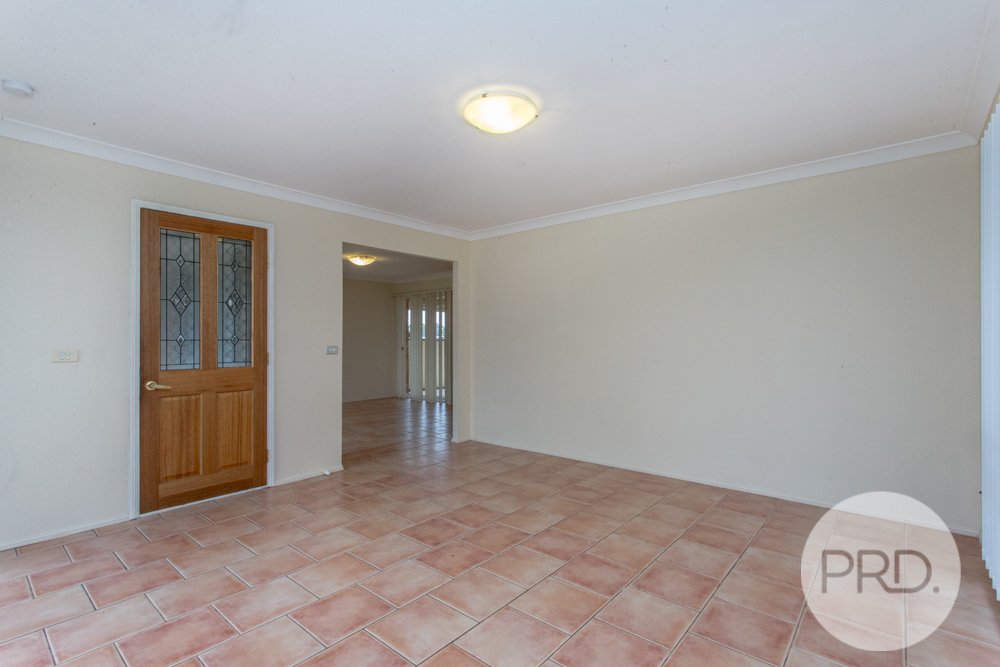 34 Candlebark Circuit GLENMORE PARK 2