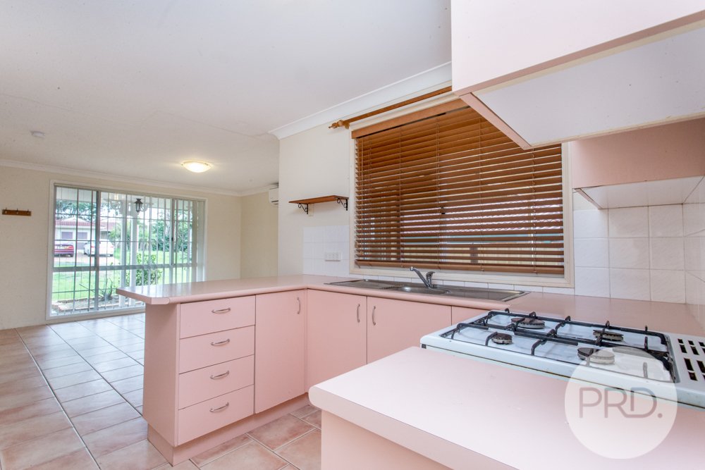 34 Candlebark Circuit GLENMORE PARK 3