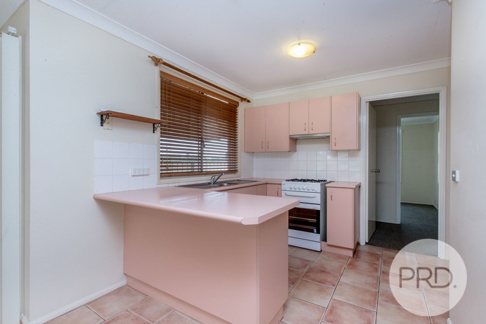 34 Candlebark Circuit GLENMORE PARK 4