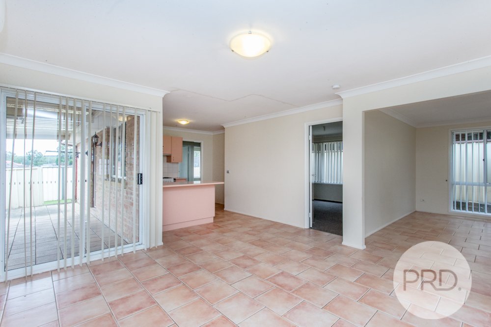 34 Candlebark Circuit GLENMORE PARK 5