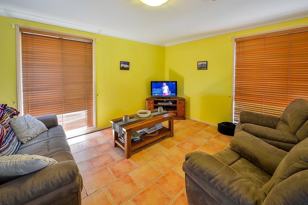 34 Candlebark Circuit GLENMORE PARK 2