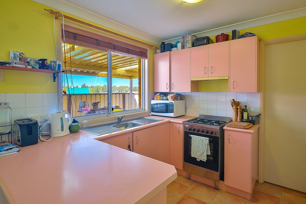 34 Candlebark Circuit GLENMORE PARK 4