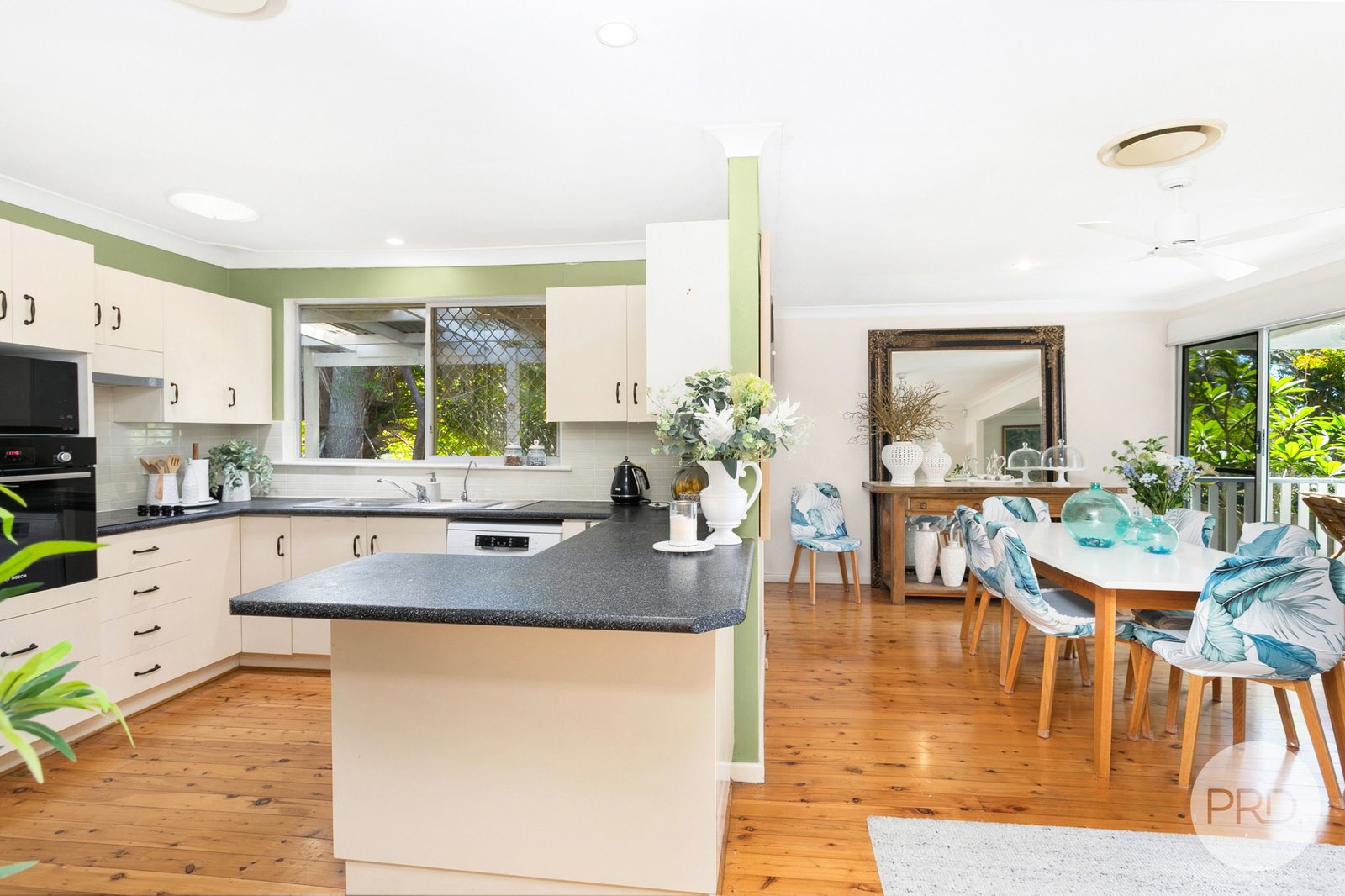34 Caswell Crescent TANILBA BAY 8