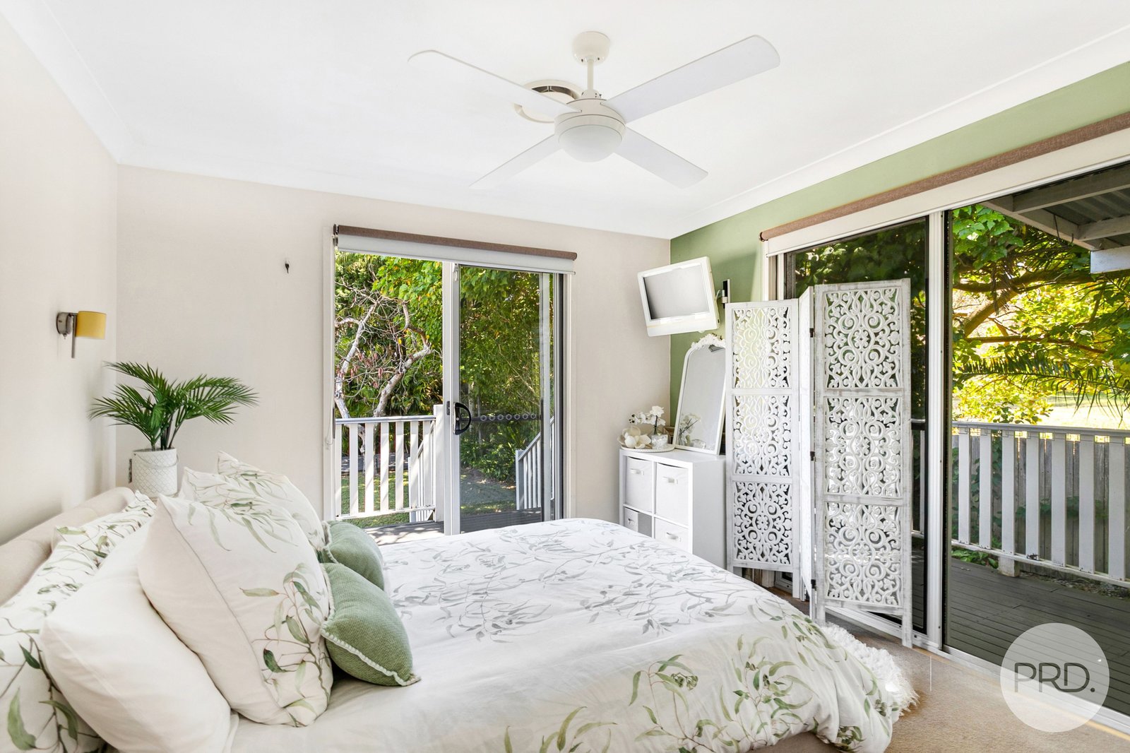 34 Caswell Crescent TANILBA BAY 9