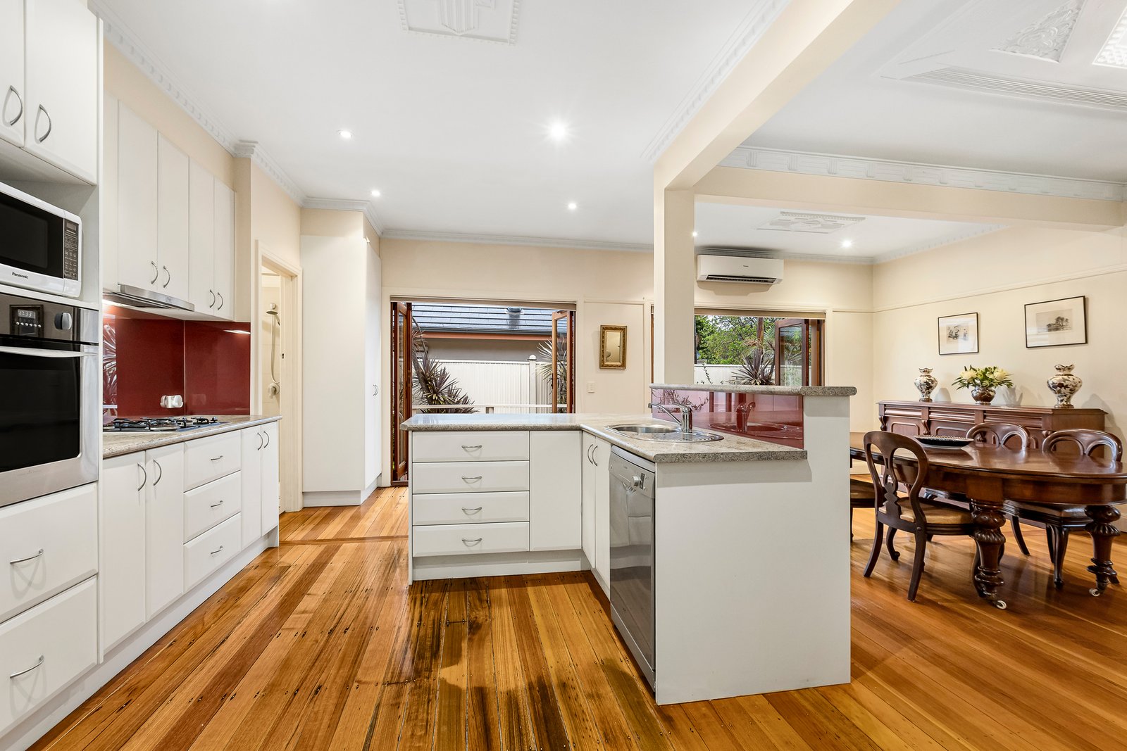 Gallery: 34 Centre Road