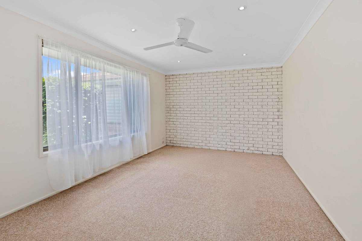 3/4 Cotinga Crescent Burleigh Waters 4