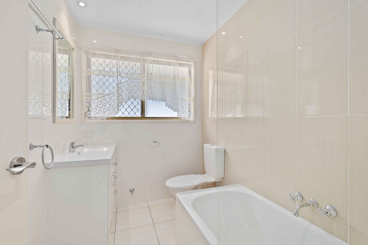 3/4 Cotinga Crescent Burleigh Waters 6