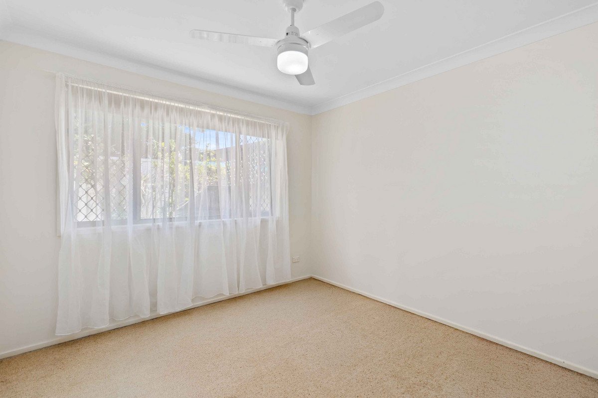 3/4 Cotinga Crescent Burleigh Waters 7