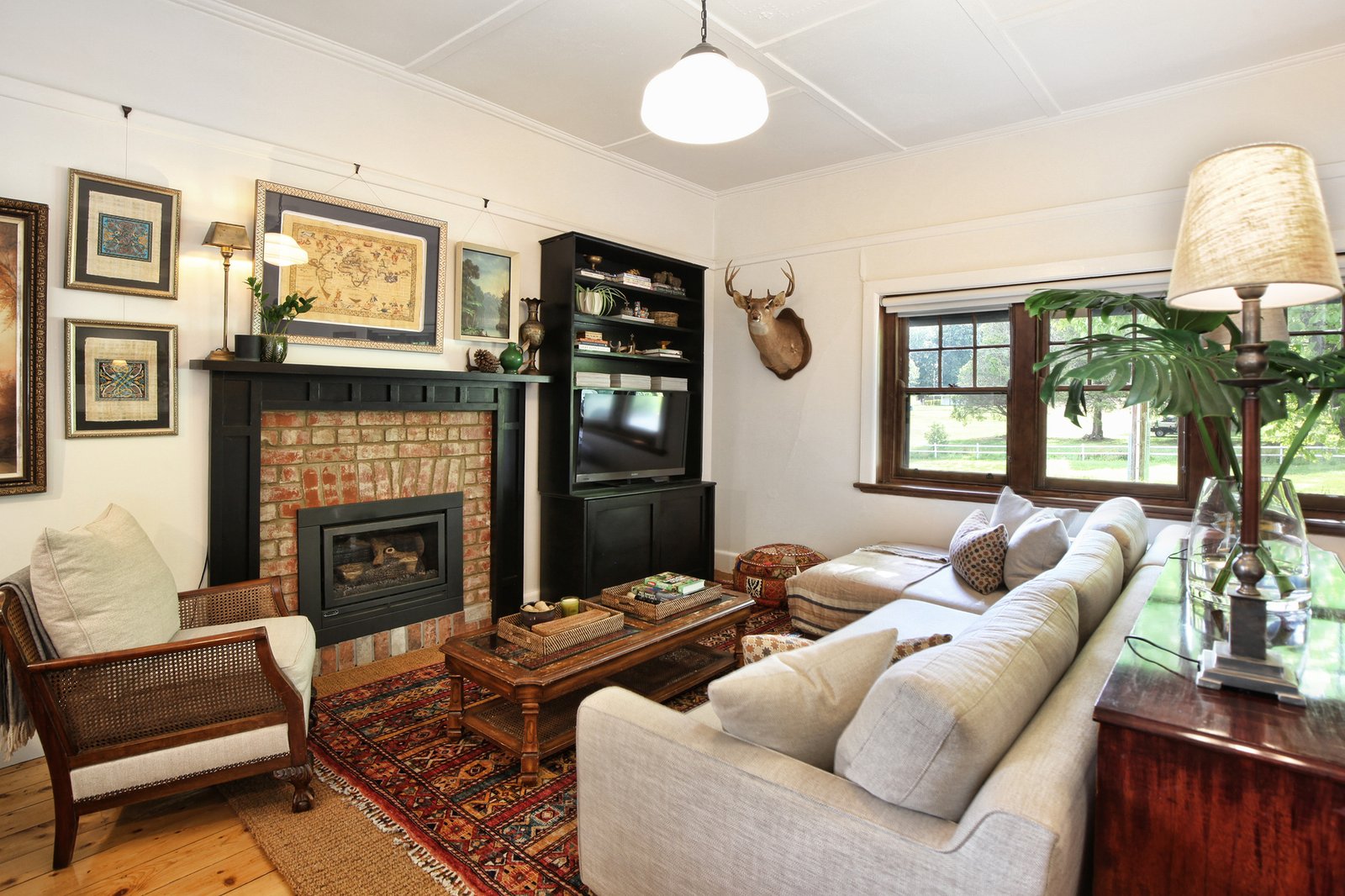 Real Estate and Property in 34 Davy Street, Woodend, VIC