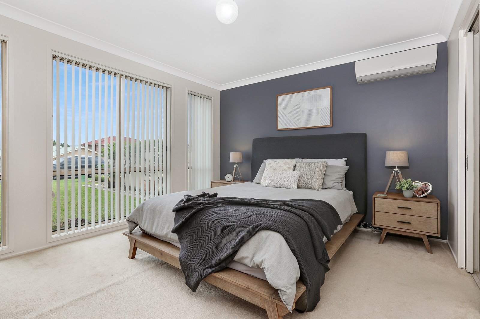 34 Denham Drive HORSLEY 8