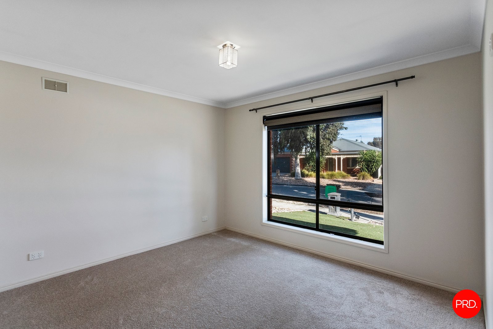 34 Elandra Drive ASCOT 9