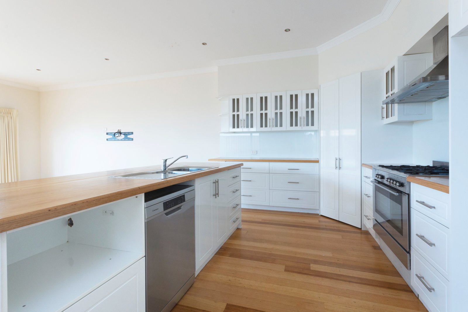 Gallery: 34 Evans Street