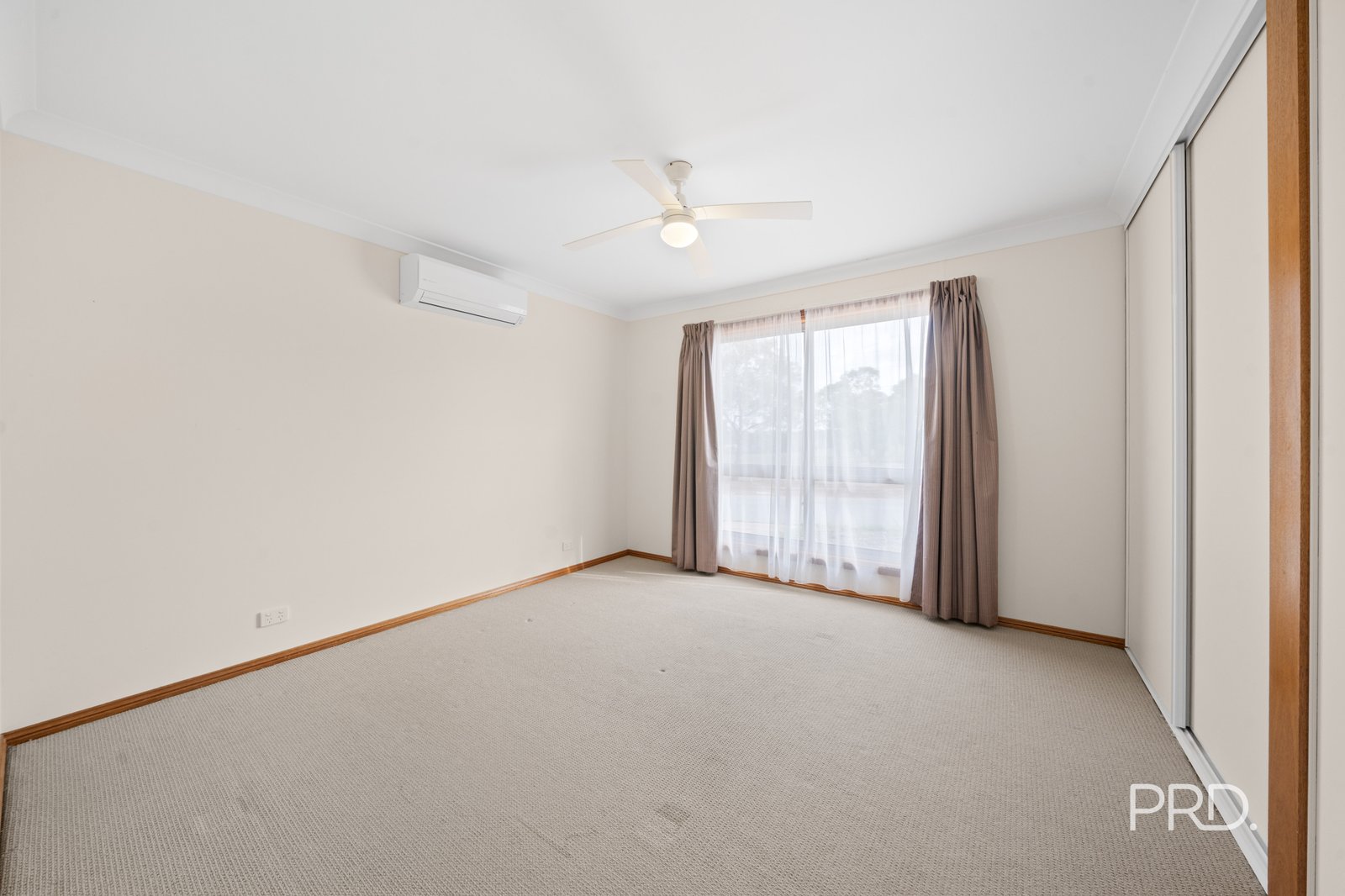 34 Flack Crescent BOOROOMA 6