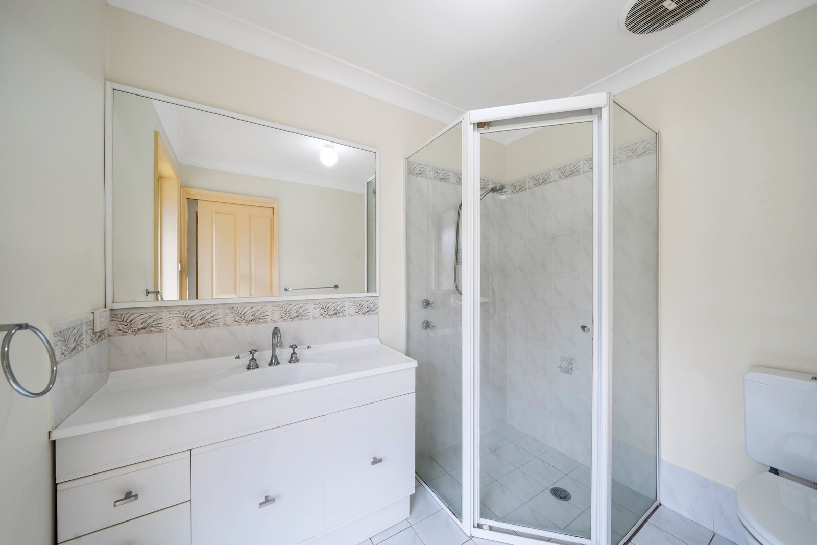 34 Flinders Drive LAURIETON 11