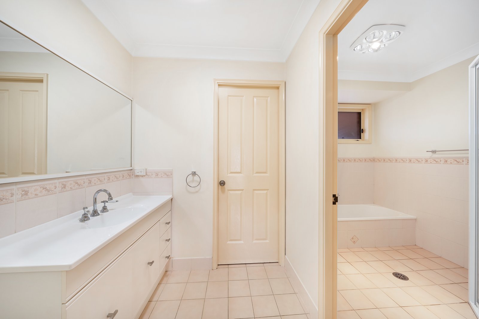 34 Flinders Drive LAURIETON 12