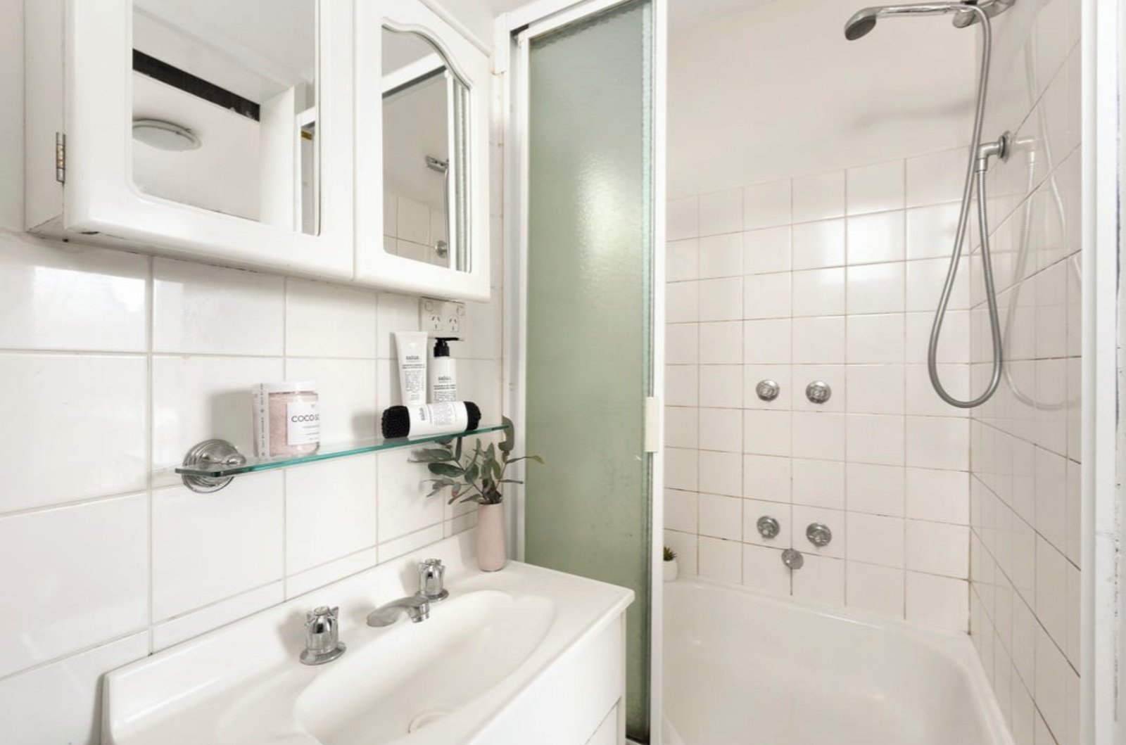 3/4 Greig Court, Elwood, 3184