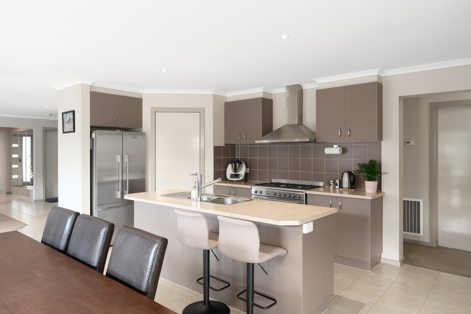 Gallery: 34 Haugh Street