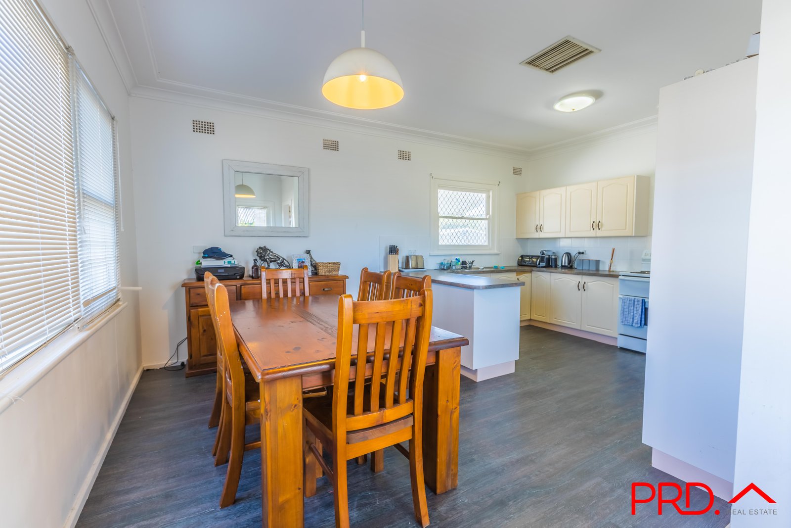 34 Hillvue Road TAMWORTH 5