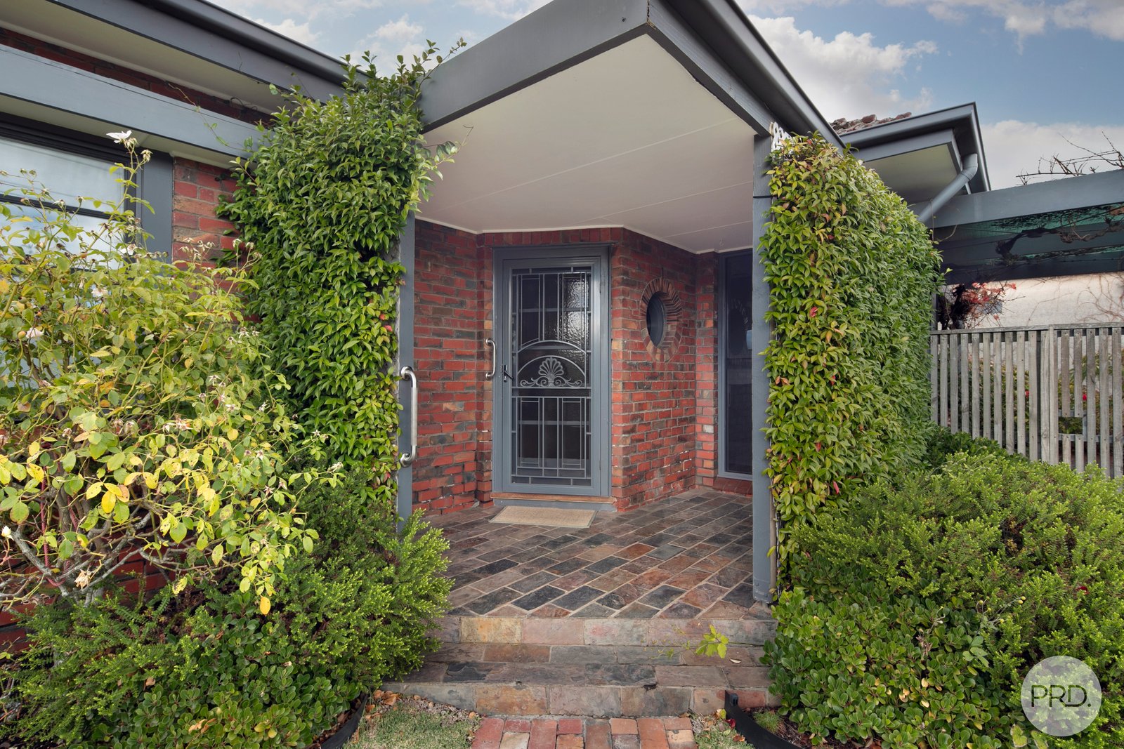 34 Hotham Street LAKE WENDOUREE 2