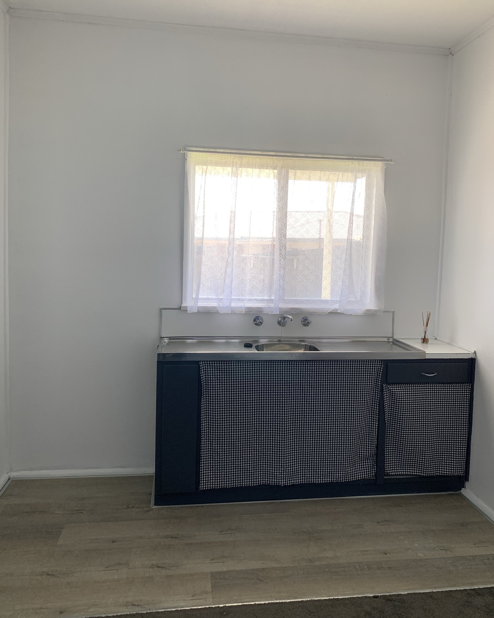 34 Howick Street TUMUT 9