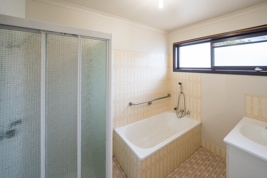 3/4 Incarnie Crescent WAGGA WAGGA 5