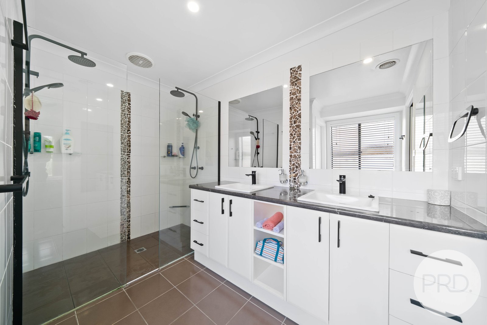 34 Kaloona Drive BOURKELANDS 9