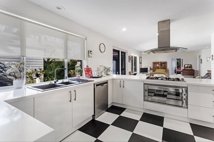 34 Kestrel Avenue SALAMANDER BAY 9