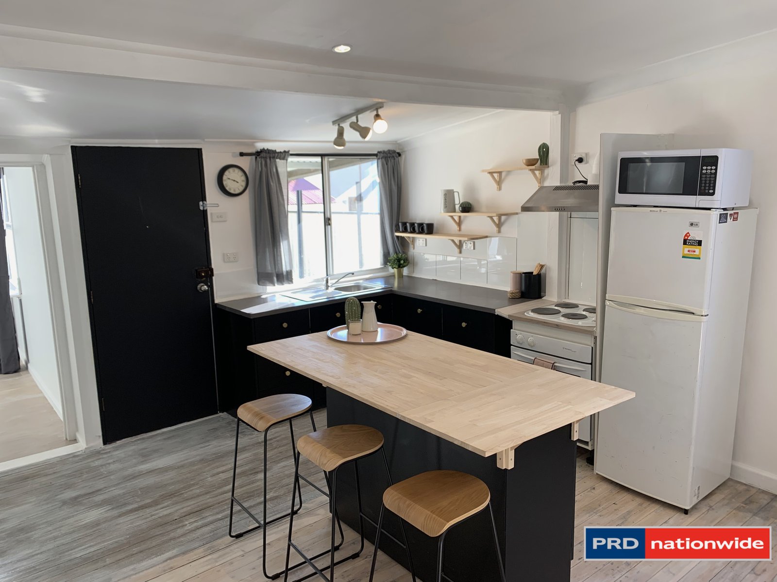 34 Kurrajong Street CAPTAINS FLAT 3