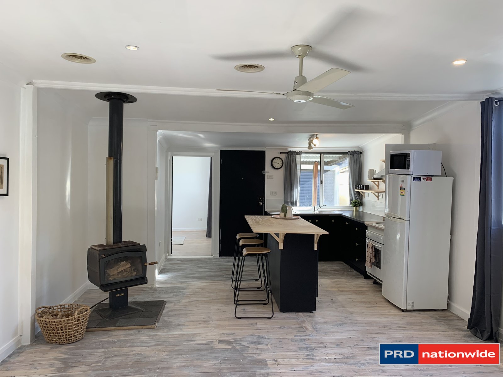 34 Kurrajong Street CAPTAINS FLAT 4