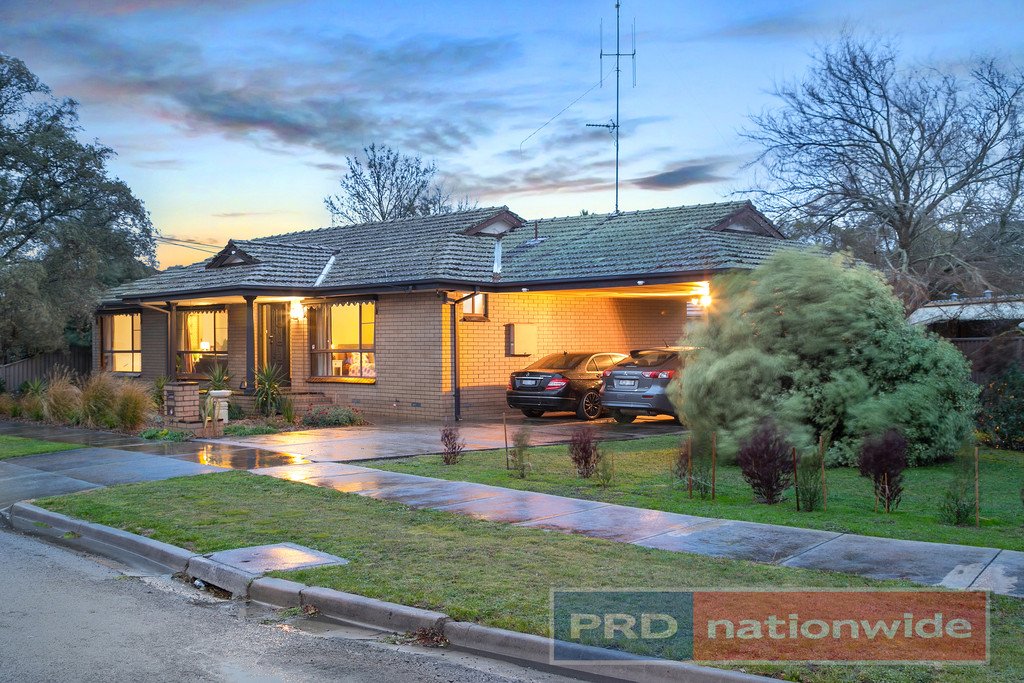 34 Lake Street WENDOUREE 1