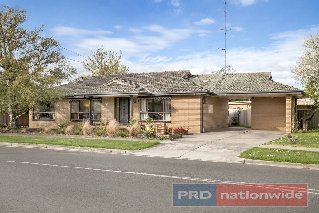 34 Lake Street WENDOUREE 2