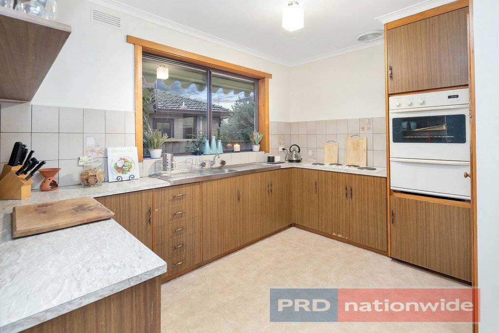 34 Lake Street WENDOUREE 8